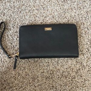 LIKE NEW Kate Spade wallet.